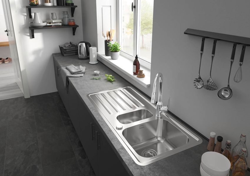 Смеситель hansgrohe Focus M42 для кухонной мойки с выдвижным душем, под сталь 71820800 71820800 фото