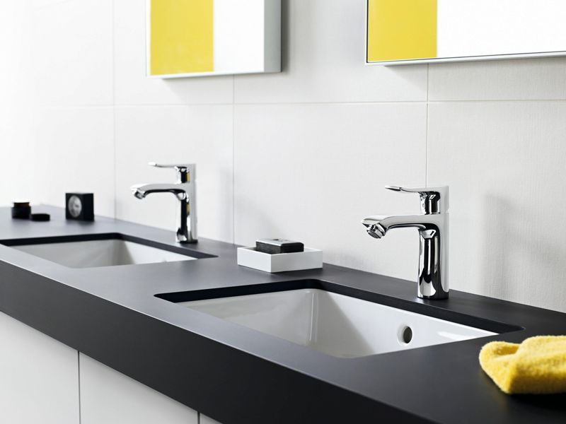 Смеситель hansgrohe Metris для раковины со средним изливом и сливным гарнитуром, хром 31080000 31080000 фото